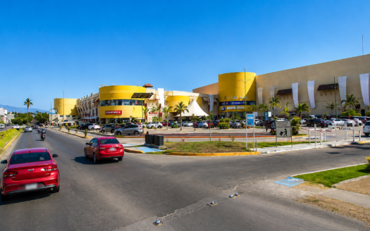 PLAZA CARACOL LOCAL 68