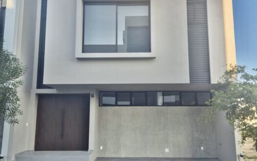 CASA EN VENTA LARISSA SOLARES