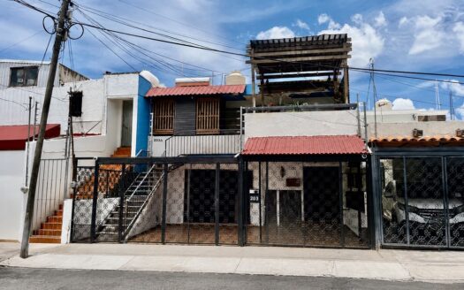CASA EN VENTA PRADOS VALLARTA