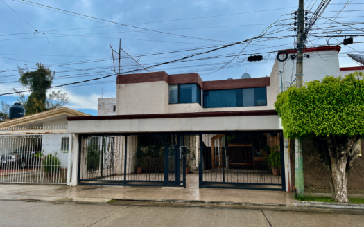 CASA EN VENTA JARDINES GUADALUPE