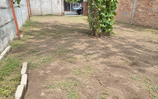 TERRENO EN JARDINES DEL VALLE
