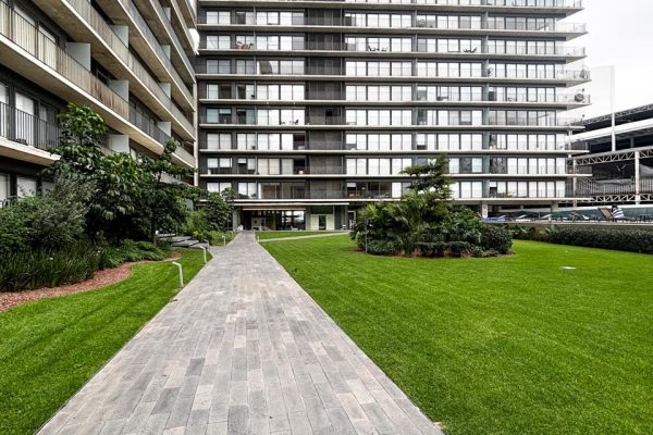 5e085e58-0952-49d9-91b6-7be72fac65bf